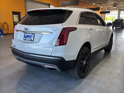 Crystal White Tricoat 2024 Cadillac XT5 Premium Luxury