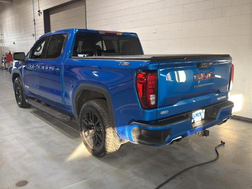 Dynamic Blue Metallic 2024 GMC Sierra 1500 Elevation