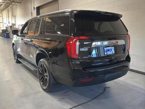 2022 GMC Yukon XL SLE