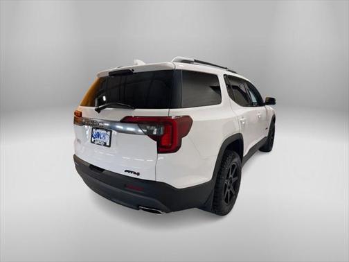 2023 GMC Acadia AWD AT4