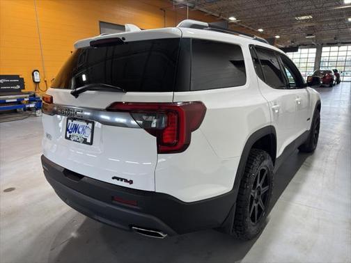 2023 GMC Acadia AWD AT4