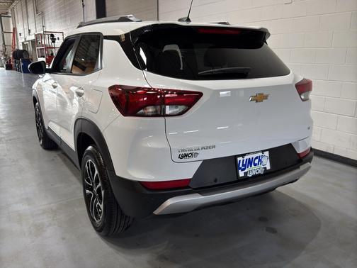 Summit White 2024 Chevrolet Trailblazer LT
