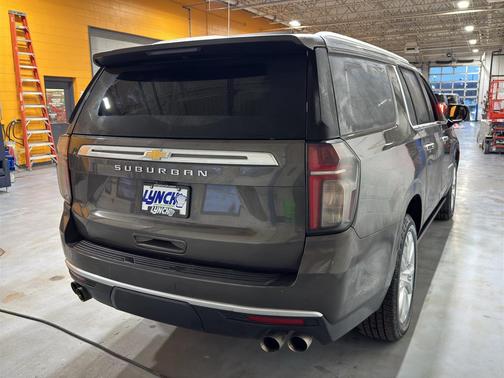 2021 Chevrolet Suburban 4WD High Country