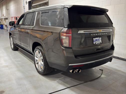 2021 Chevrolet Suburban 4WD High Country