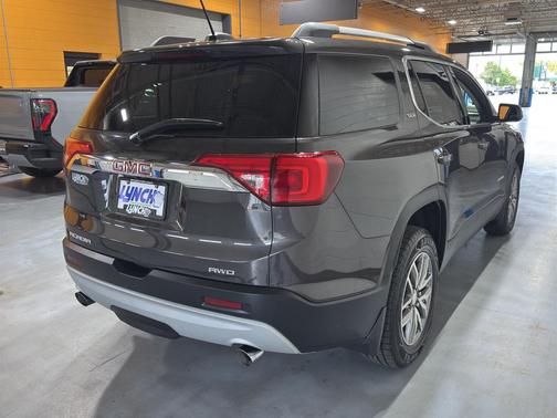 2019 GMC Acadia SLE-2