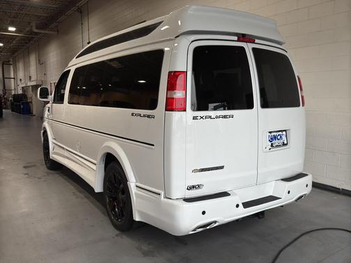 2025 Chevrolet Express 2500 RWD 2500 Regular Wheelbase WT