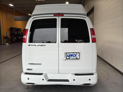 2025 Chevrolet Express 2500 RWD 2500 Regular Wheelbase WT