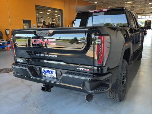 2026 GMC Sierra 2500 AT4