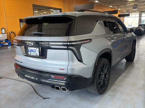 Sterling Grey Metallic 2025 Chevrolet Traverse RS