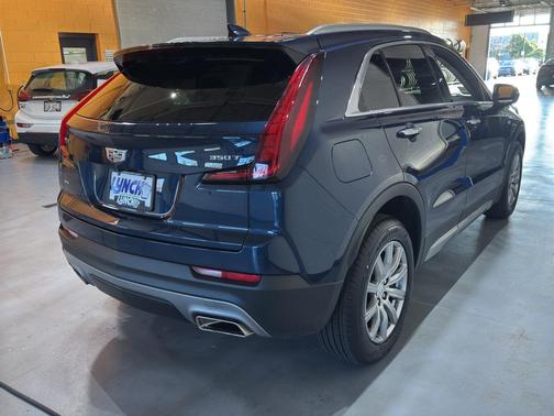 2021 Cadillac XT4 Premium Luxury