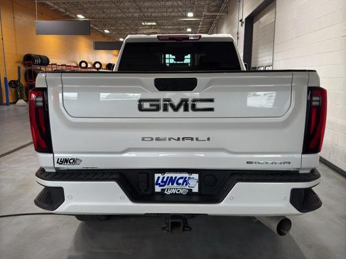 White Frost Tricoat 2025 GMC Sierra 3500 Denali