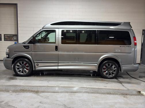 2025 Chevrolet Express 2500 RWD 2500 Regular Wheelbase WT