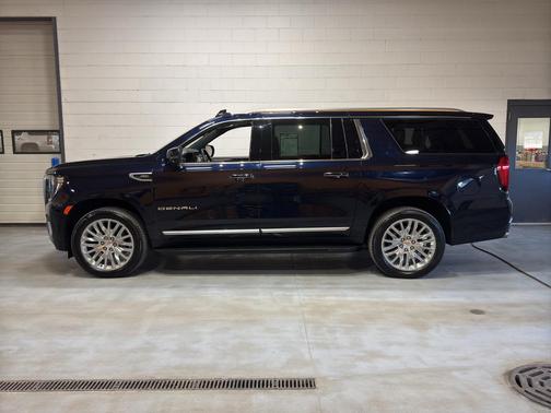 Midnight Blue Metallic 2024 GMC Yukon XL Denali