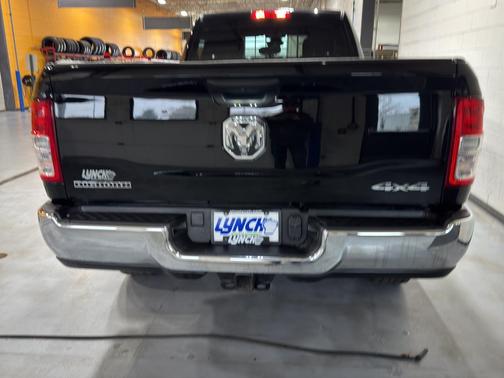 2024 RAM 3500 Big Horn Crew Cab 4x4 8' Box