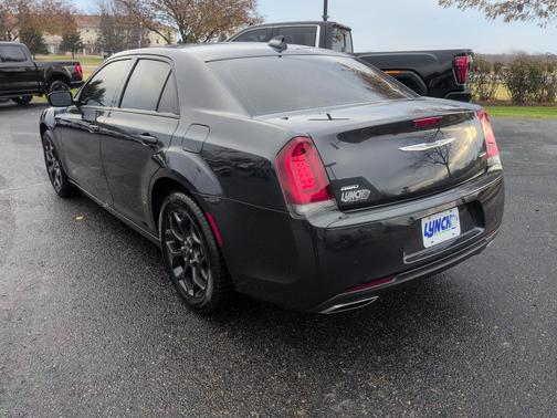 2019 Chrysler 300 Touring