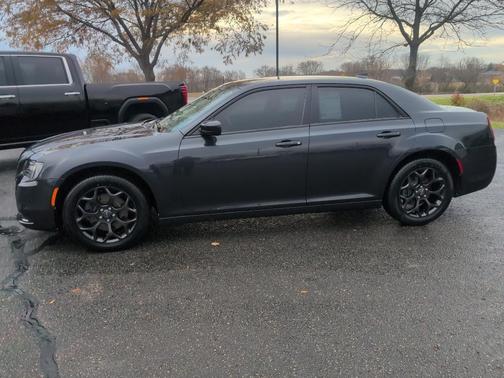 2019 Chrysler 300 Touring