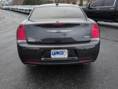 2019 Chrysler 300 Touring