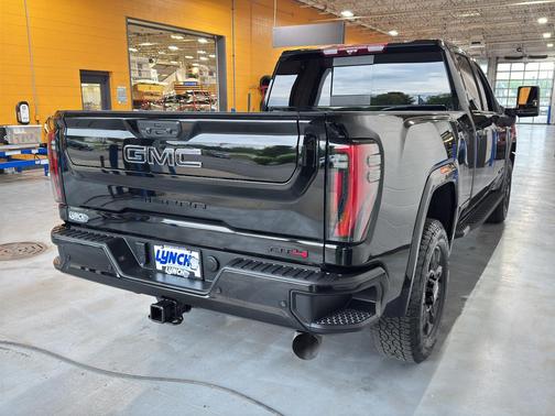 Onyx Black 2024 GMC Sierra 2500 AT4
