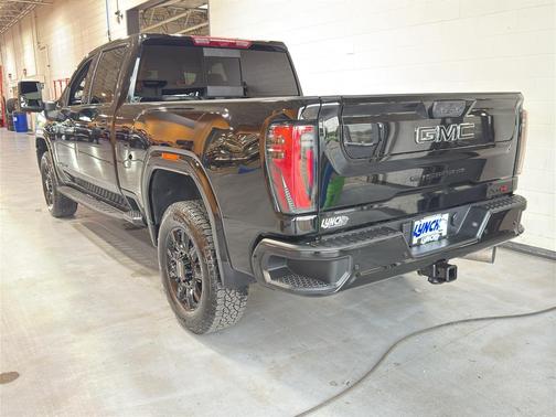 Onyx Black 2024 GMC Sierra 2500 AT4