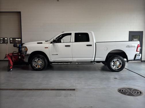 Bright White Clearcoat 2021 RAM 2500 Tradesman Crew Cab 4x4 6'4' Box