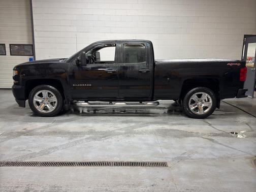 2017 Chevrolet Silverado 1500 Custom