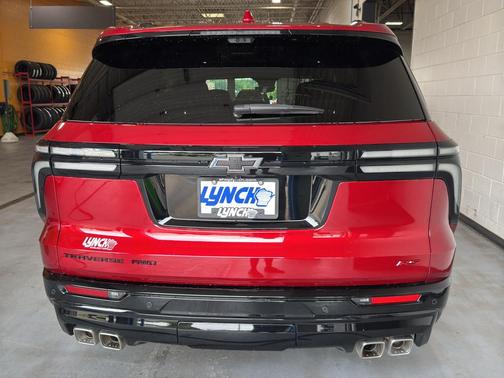 Radiant Red Tintcoat 2026 Chevrolet Traverse RS