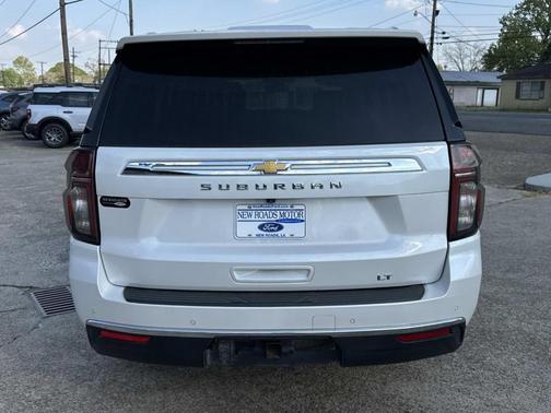 Summit White 2021 Chevrolet Suburban LT