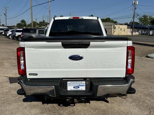 Oxford White 2024 Ford F-250 XL