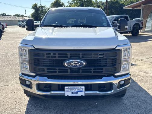 Oxford White 2024 Ford F-250 XL