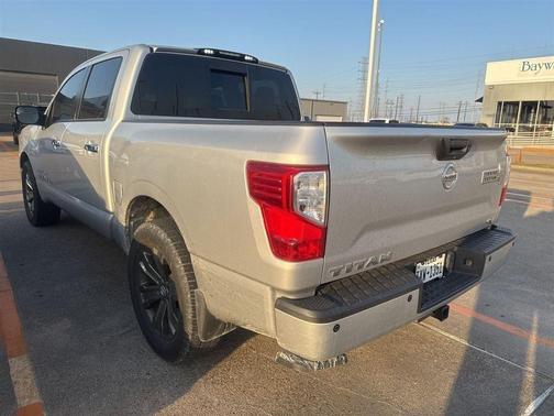 2018 Nissan Titan SV