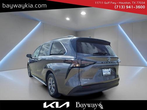 2024 Toyota Sienna XLE
