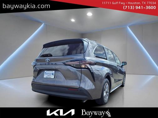 2024 Toyota Sienna XLE