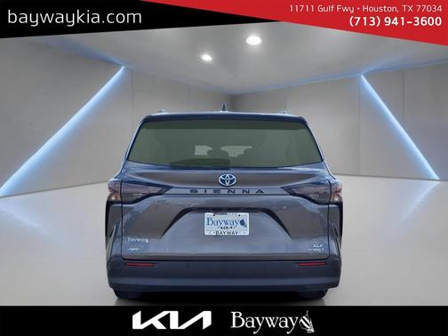 2024 Toyota Sienna XLE
