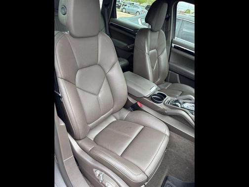 2017 Porsche Cayenne Cayenne