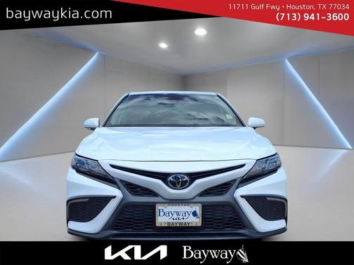Ice Cap 2024 Toyota Camry SE