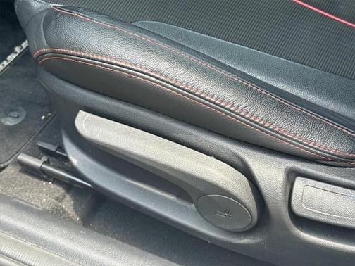 2019 Hyundai Veloster 2