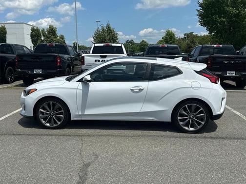 2019 Hyundai Veloster 2