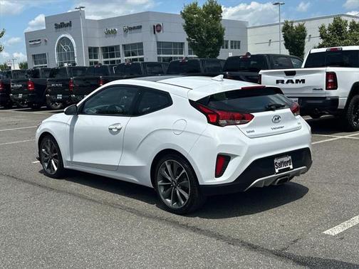 2019 Hyundai Veloster 2