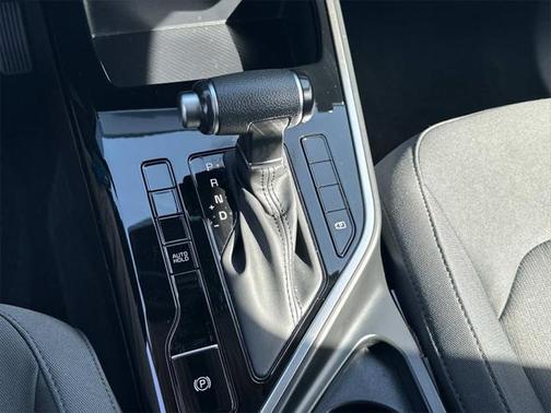 2023 Kia Niro LX