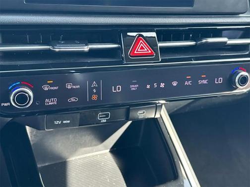 2023 Kia Niro LX