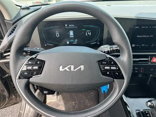 2023 Kia Niro LX