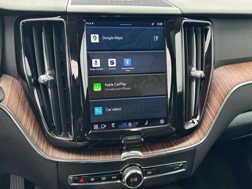 2022 Volvo XC60 Recharge Plug-In Hybrid T8 Inscription Expression
