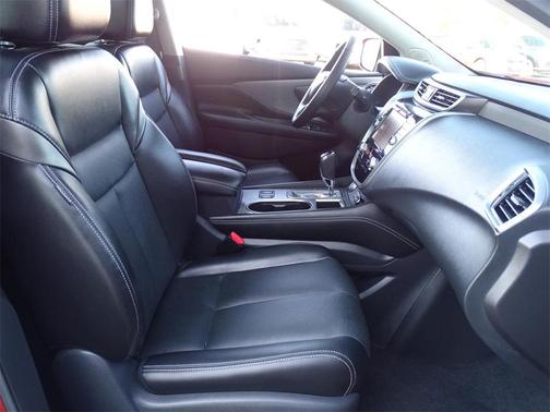 Photo 4 of 32 of 2021 Nissan Murano SL