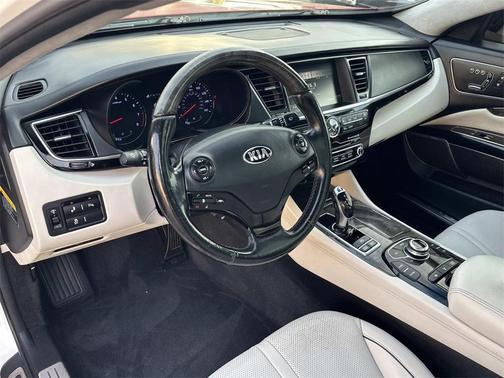 2015 Kia K900 Luxury