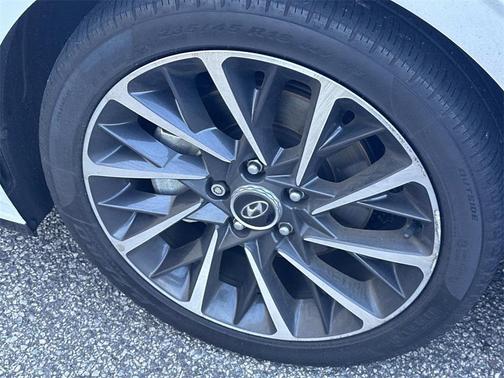 2022 Hyundai SONATA Limited