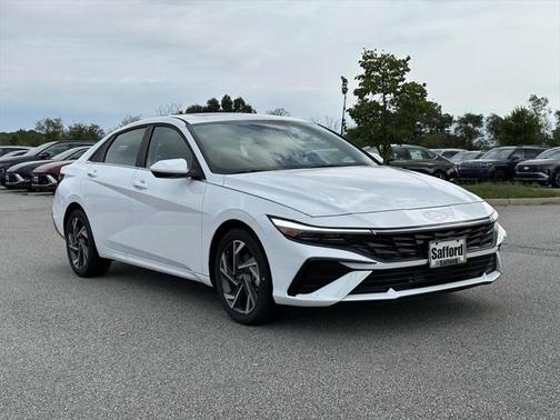 2025 Hyundai ELANTRA SEL