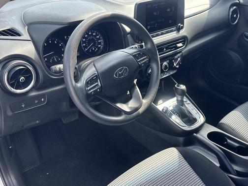 Lunar White 2022 Hyundai KONA SE