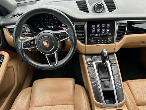 2018 Porsche Macan Base