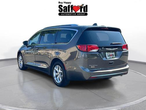 Granite Crystal Metallic Clearcoat 2017 Chrysler Pacifica Touring-L