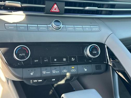 2025 Hyundai ELANTRA SEL